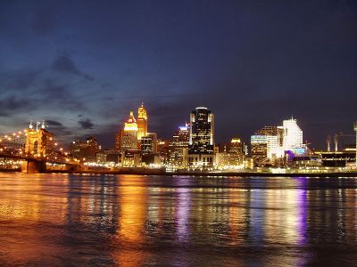 800px-Cincinnati-skyline-from-kentucky-shore-night